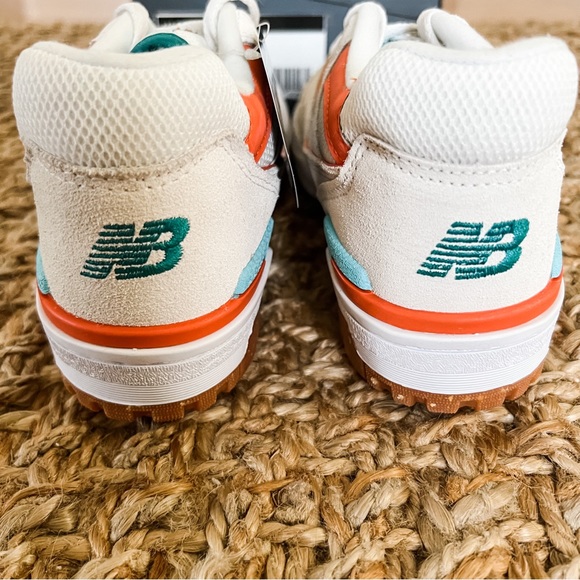 NWT New Balance 550 Sneakers Sea Salt Verdigris and Poppy Women’s Various Sizes - Picture 10 of 16
